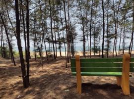 ADITYA BEACH RESORT，位于Achra的酒店