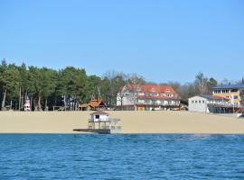 Bernsteinsee Hotel&Ferien，位于Sassenburg的酒店