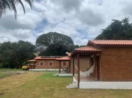 Chalé Topázio no Recanto Diamantina entre Palmeiras e Capão