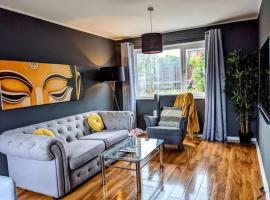 Hidden Gem !Stunning 3 bedroom home in Sheffield，位于Handsworth的度假屋