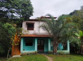 Casa Quaresmeira，位于帕尔梅拉斯的自助式住宿