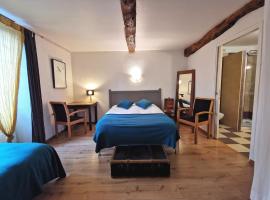 Logis Hotel Restaurant LA BARGUILLERE，位于圣皮埃尔德日瓦的酒店