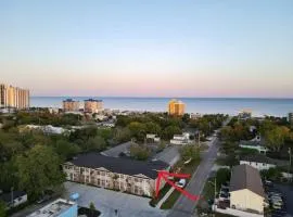 4Br King Beds Steps to Beach and 2nd Pier Apartment A
