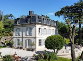 Grand appart 150m2 dans belle maison bourgeoise，位于Vernaison的酒店