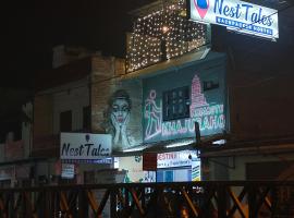 Nest Tales Backpacker Hostel，位于克久拉霍的青旅