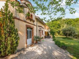 3 Bedroom Awesome Home In Marquefave，位于Marquefave的酒店