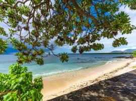 Beachfront Tamarin Villa，位于塔马兰的酒店