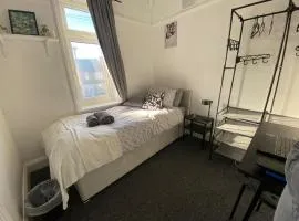 Peaceful stay Derby Single Room