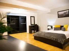 Penthouse 145mp - Living spatios - 2 Dormitoare cu bai private - Bucatarie complet utilata