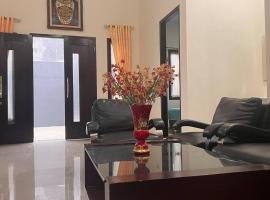 Villa 3 Kamar D'Karimun Lampung，位于Tanjungkarang的酒店