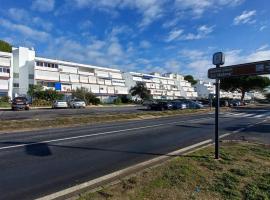 Apartamento moderno frente a la playa San Miguel，位于厄尔-汝姆披多的酒店