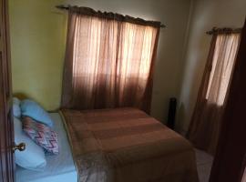 Hotel Casa Fer y Hotel Villa Rivera，位于San Buenaventura的酒店