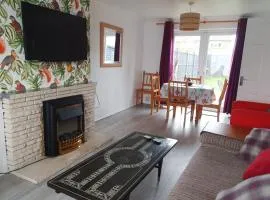 Owl Haven: Comfortable central 3 bedroom house, with an enclosed garden.