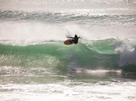 Boilers Surf House，位于Tamri的酒店