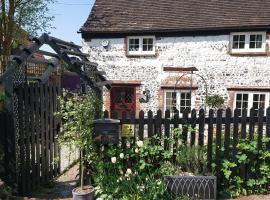 Charming 17th Century 2-Bed Cottage in Medmenham，位于Medmenham的别墅