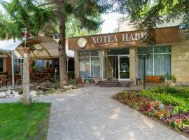 Hotel NAVI，位于沙布拉的酒店
