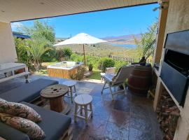 Clanwilliam Oasis - Naturism, Boating, Hiking & more，位于克兰威廉的酒店