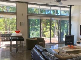Moriarty Retreat - couple's luxe getaway，位于亚林加普的酒店