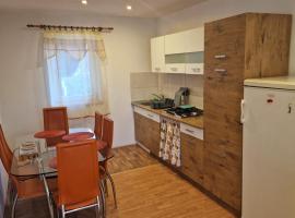 Simple 3-room apartment，位于Kukuljanovo的度假短租房