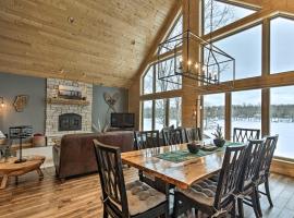 Lakefront Cottage in Iron River 3 Mi to Skiing!，位于Iron River的酒店