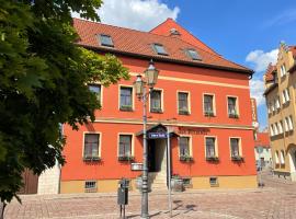 "Zur Altstadt - Am Fuße der Osterburg" Gaststätte, Pension, FEWO，位于Weida的酒店