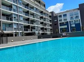 AQUA 306 POOLSIDE Luxury Apartment , Honeysuckle, NEWCASTLE FREE Parking
