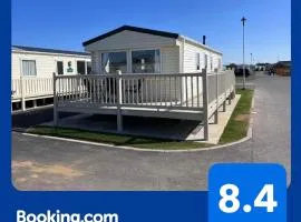 PG173 Golden Palm Resort 6 Berth Caravan With Decking