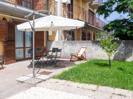 Villa Marazia with Garden and Private Parking!，位于特雷卡斯塔尼的酒店
