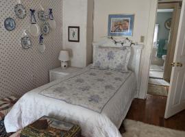 Baylies Home，位于Tully的酒店