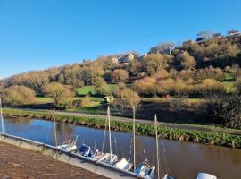 Escapade sur le port de Dinan，位于迪南的公寓