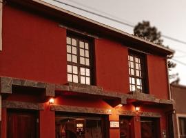 La Colorada Hostal，位于蒂尔卡拉的住宿加早餐旅馆