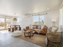 Mojave Mesa - Desert Views & Desert Style home