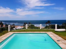 Magnificent beach house with stunning ocean views!，位于津瓦兹海滩的度假屋