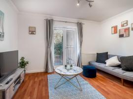 Pass the Keys Stylish Cosy and Central 1 Bed Flat with Parking，位于里克曼斯沃斯的公寓