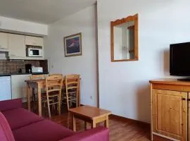 Charmant 2 Pièces 4 Personnes au Rez-de-Chaussée avec Balcon – Résidence Le Hameau du Puy - FR-1-504-572