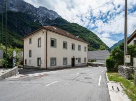 Hostel Kronotop in Triglav National Park，位于罗格坡曼戈唐的酒店