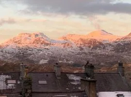 Cosy cottage in picturesque Snowdonia with stunning views of the Moelwyn mountains