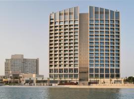 InterContinental Residences Abu Dhabi, an IHG Hotel，位于阿布扎比阿尔哈尔迪亚公园附近的酒店