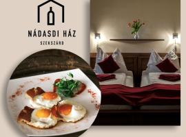 N&aacute;dasdi H&aacute;z，位于塞克萨德的带停车场的酒店