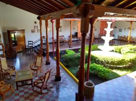 Guest House Los Corredores del Castillo，位于格拉纳达的酒店