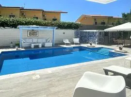 Amazing Home In Laura With Outdoor Swimming Pool