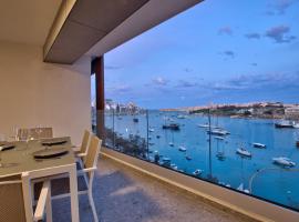 Sea Front Spacious Valletta Views Apartments，位于斯利马的酒店