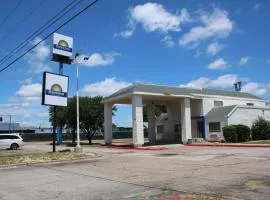 Days Inn by Wyndham Waco University Area