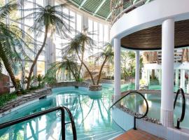 卡汀库塔高级公寓假日俱乐部，位于沃卡蒂的带泳池的酒店