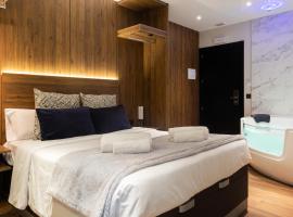 DAOS Suites & Terrace Marbella，位于马贝拉的酒店