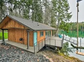 Dreamy Bayfront Cabin w/ View, Dock & Kayaks