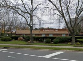 Commack Inn，位于康梅克的酒店
