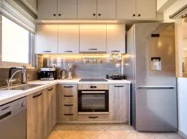 Sea & Mountain Apartment Close to Port and City