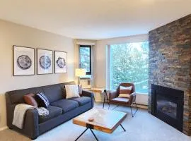 1BR Ski In Ski Out Cozy Condo w Pool and Hot Tub by Harmony Whistler