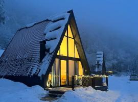 Klek 77 Luxury Chalets near Jahorina，位于Paočići的木屋